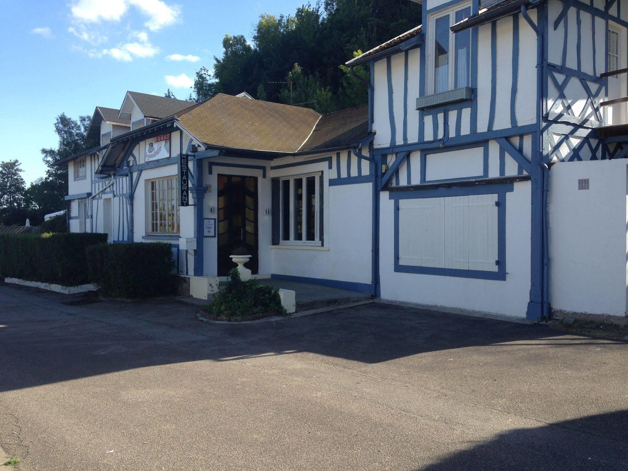 버넌 La Gueulardiere B&B 외부 사진