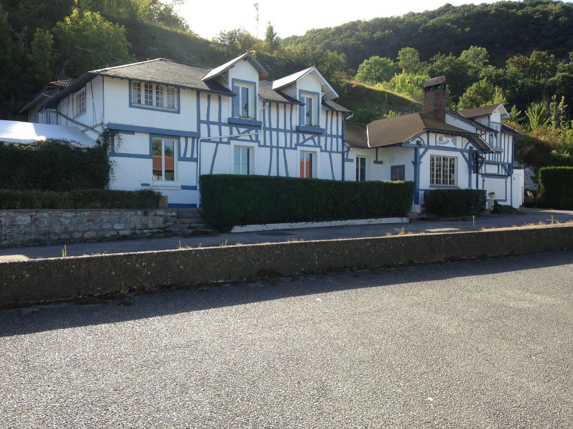 버넌 La Gueulardiere B&B 외부 사진